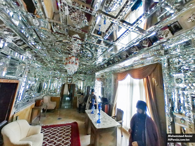 Mofakham's Mirror House 