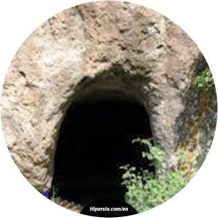 Yakhkan cave