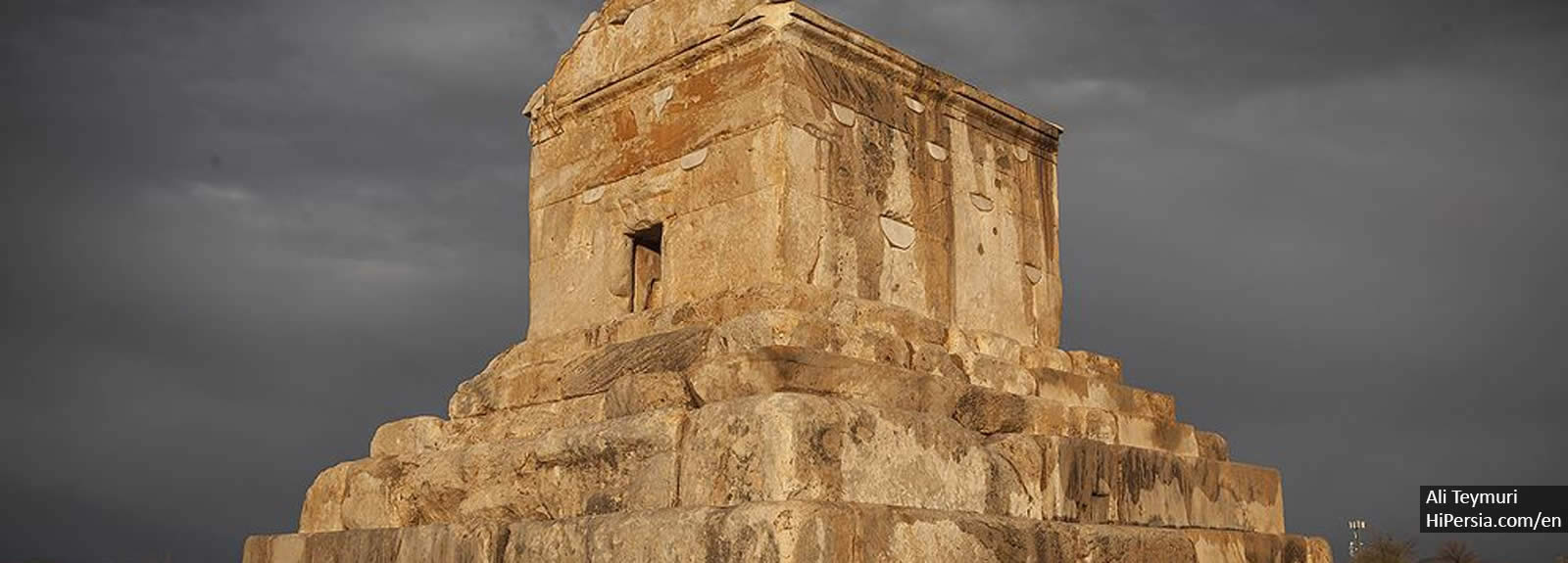 1 Day Pasargadae Tour